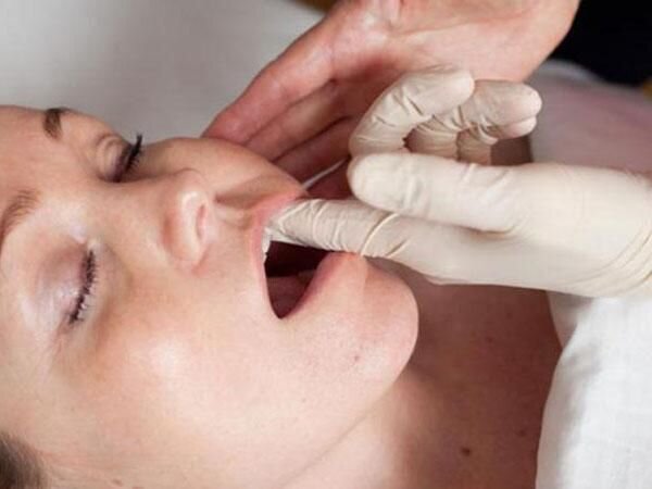 Буккальный массаж лица 