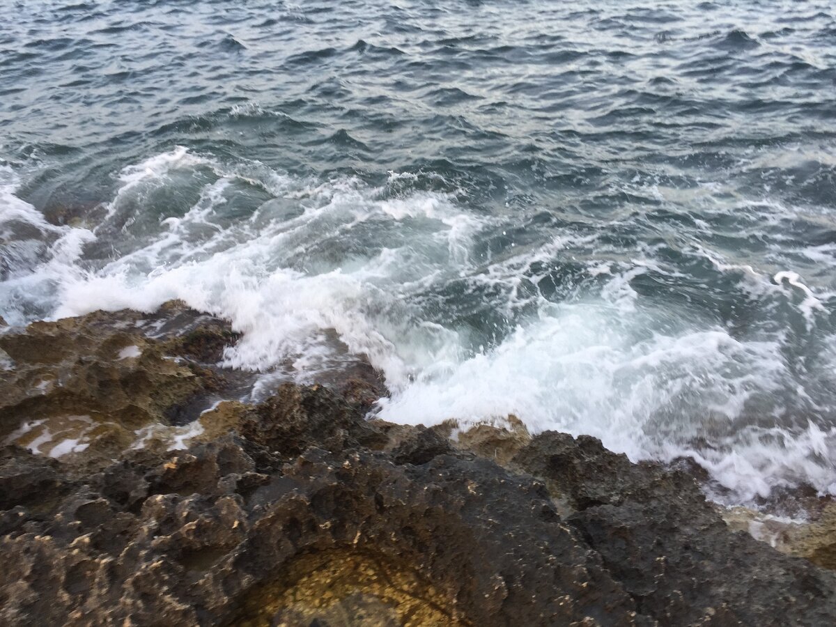 Так нас встретило море