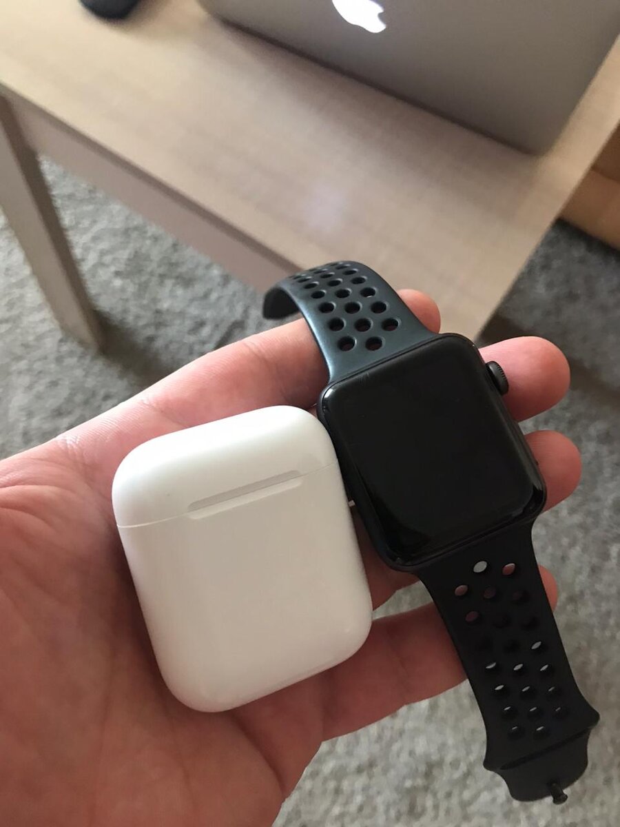 Кстати, лично я бегаю с таким комплектом, не нужно с собой брать телефон, музыка играет, и вся динамика на часах записывается, по мне так намного удобнее брать чем телефон.