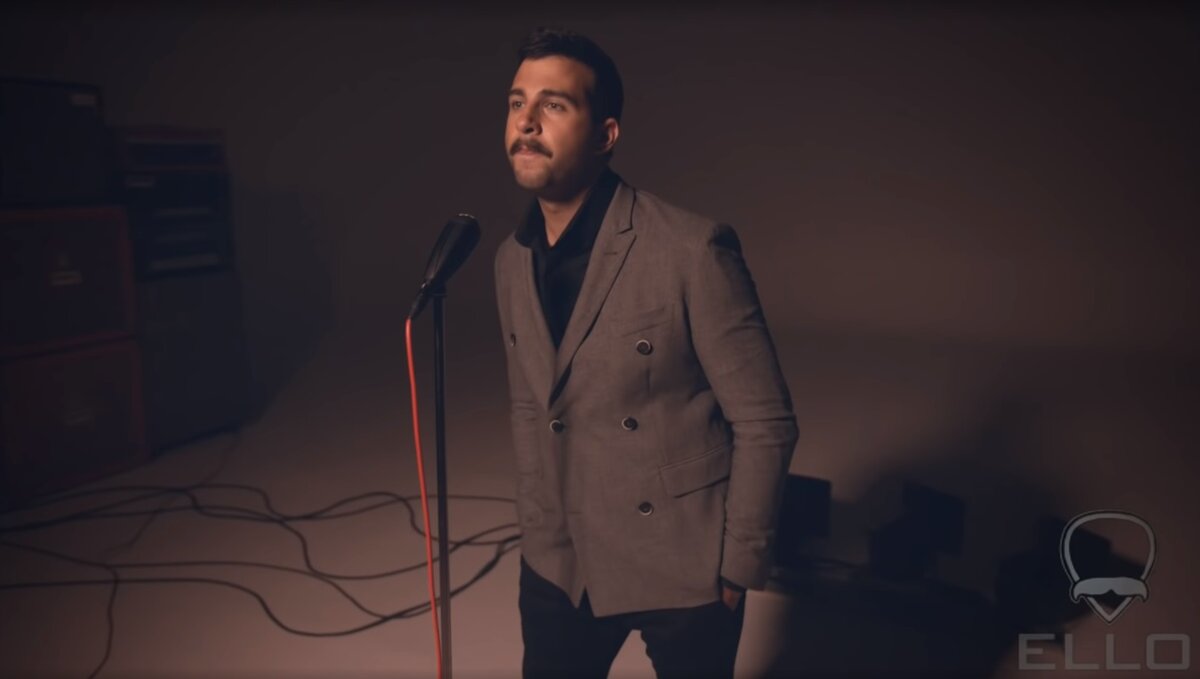 Кадр из клипа Гриши Урганта «Голосами»