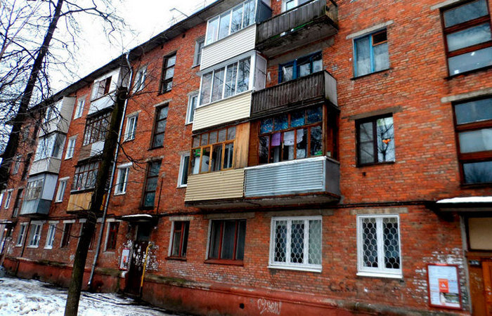 Не положено: Почему в хрущевках отсутствуют балконы на первых этажах