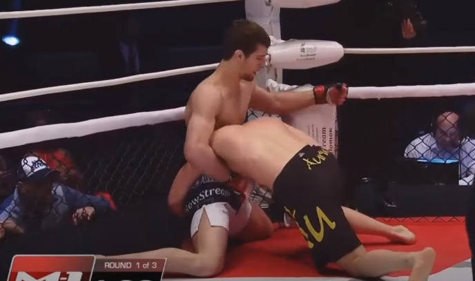 Бой с Осетровым прошел в плотной борьбе