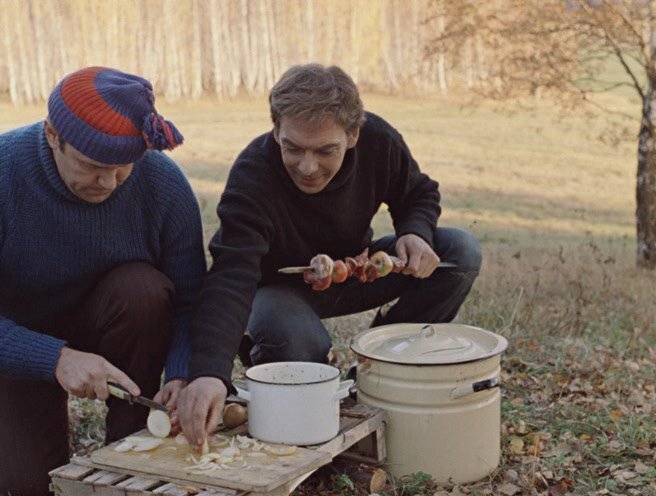 Кадр из к/ф "Москва слезам не верит"