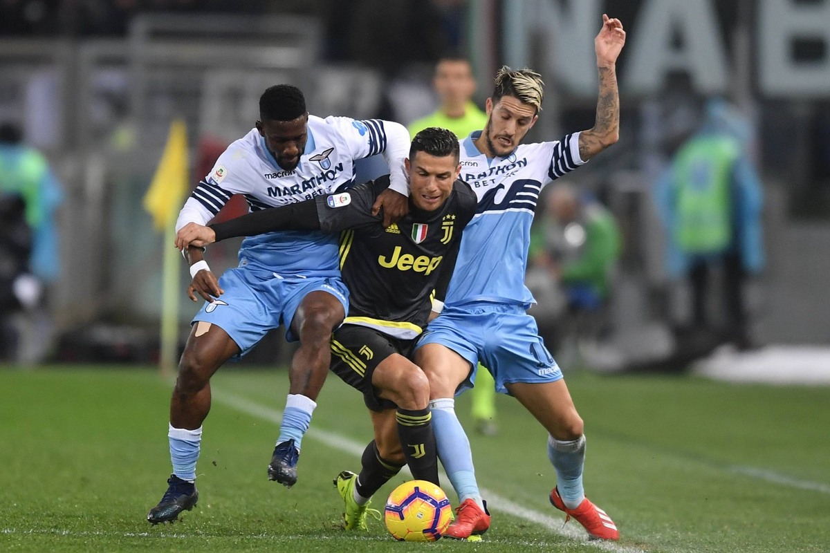 В споре бомбардиров Криштиану Роналду отстает на один мяч от Чиро Иммобиле