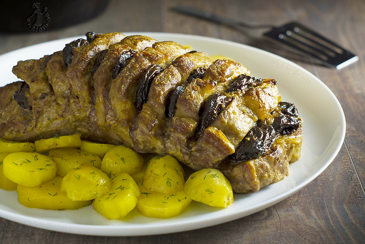 свиная с черносливом. жаркое из говядины с черносливом. свиная с черносливом. буженина с черносливом курагой. свинина запеченная в духовке.