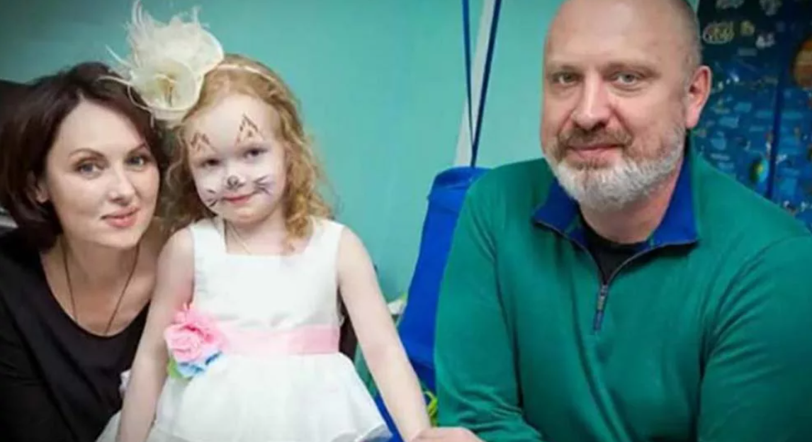  С дочерью и мужем Александром Рыжих