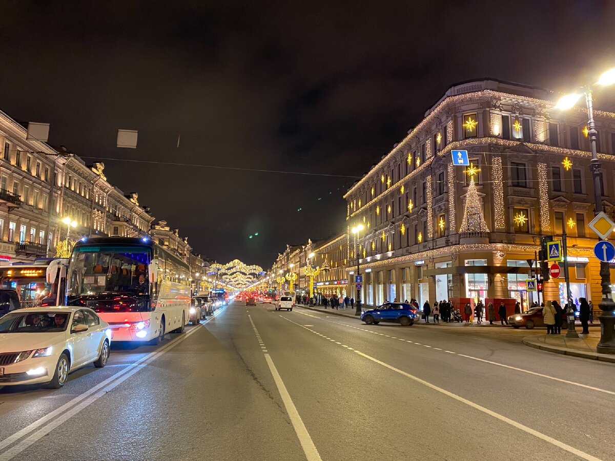 Санкт-Петербург готовится к Новому Году