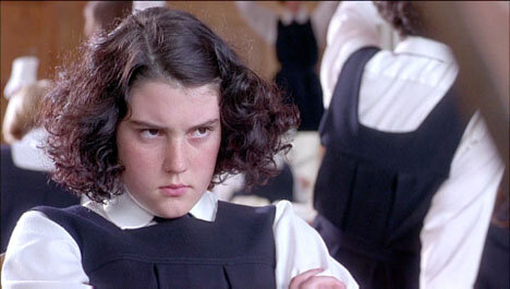 Мелани Лински в роли Полин