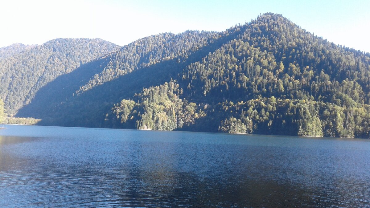 Озеро Рица.