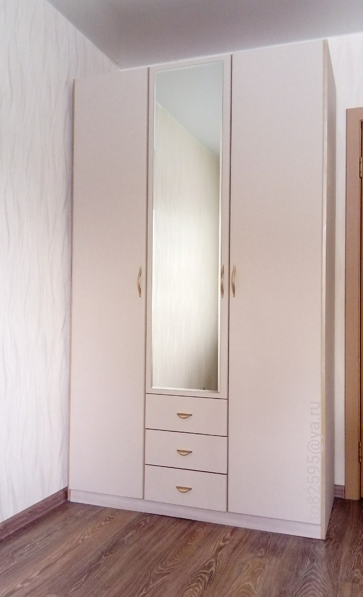 Нажмите стрелочку справа, увидите фото до переделки. Фото автора