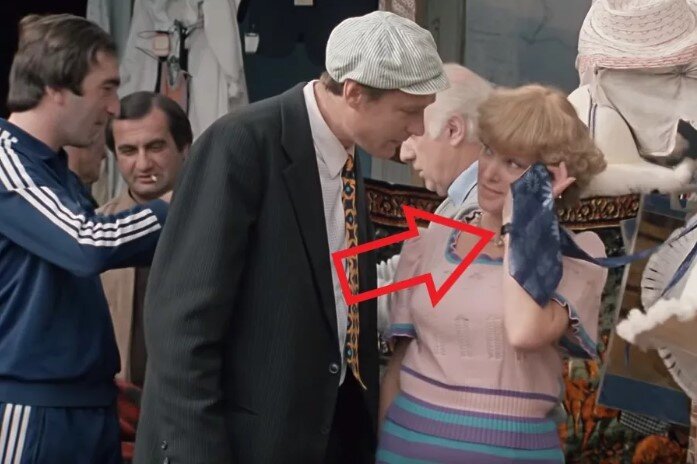 А вот Раиса Захаровна его выбирает. Именно в этой последовательности.