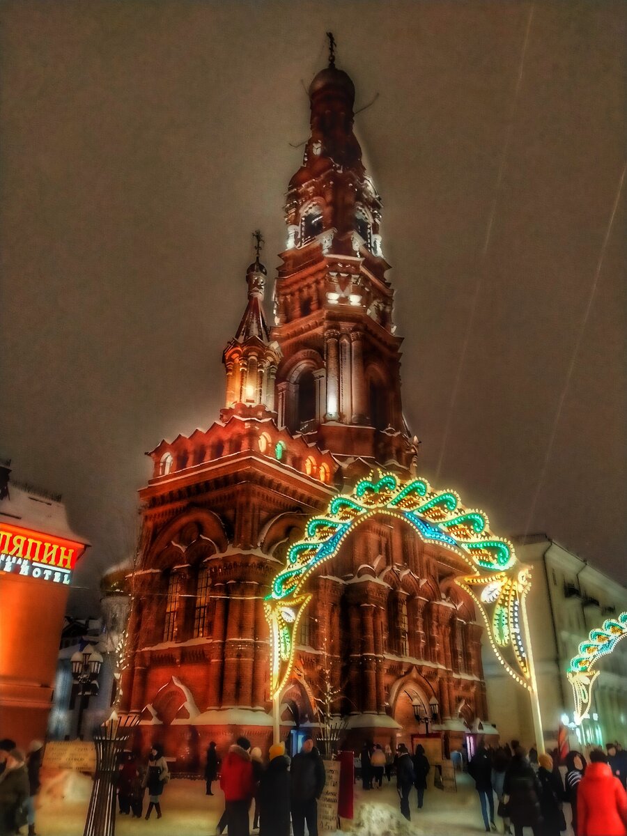 Сзади колокольни виден сам собор (ФОТО АВТОРА) Листай дальше