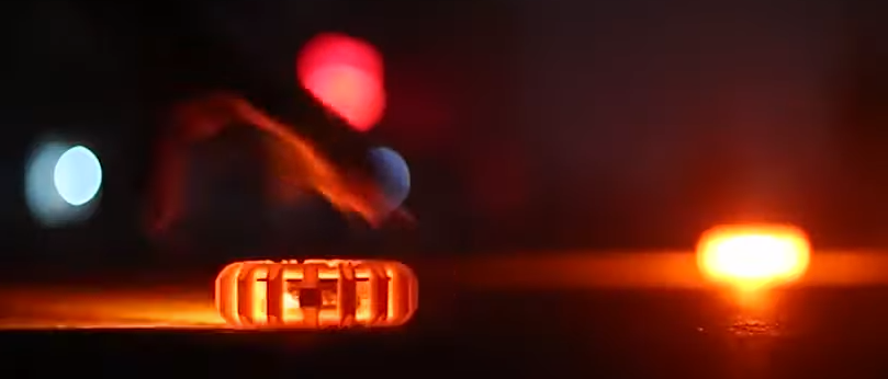 многофункциональный аварийный фонарь