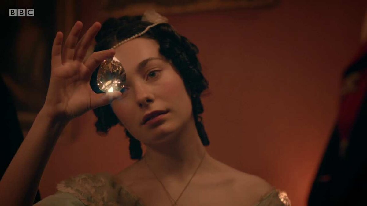 Кадр из фильма "Лунный камень", 2016 г.