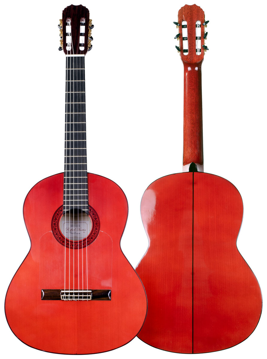 Фламенко гитара из кипариса. Фото: elflamencovive.com