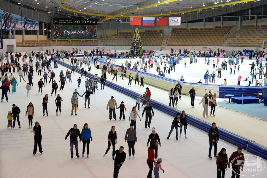 массовые катания в нашем ледовом дворце