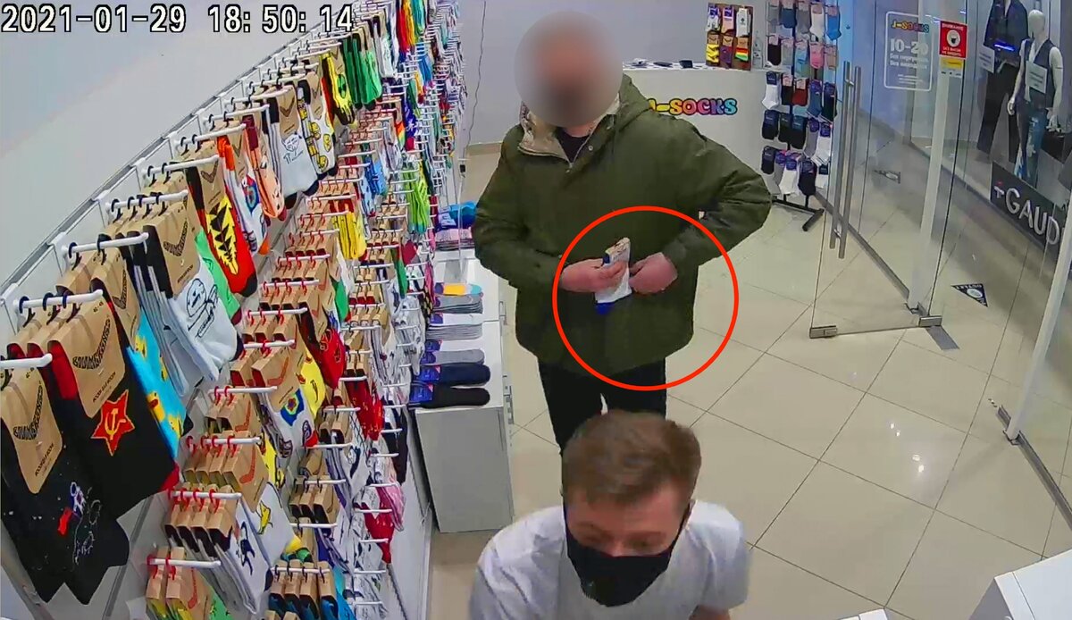 Момент ограбления, снятый на камеру видеонаблюдения