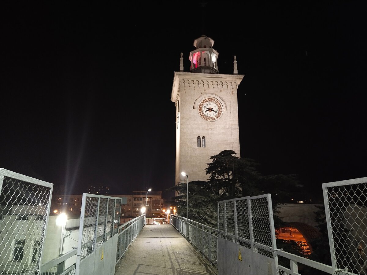 Те самые часы, один из символов города