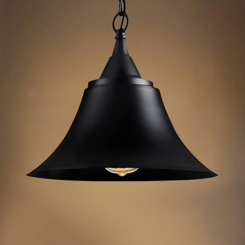 Черный подвесной светильник