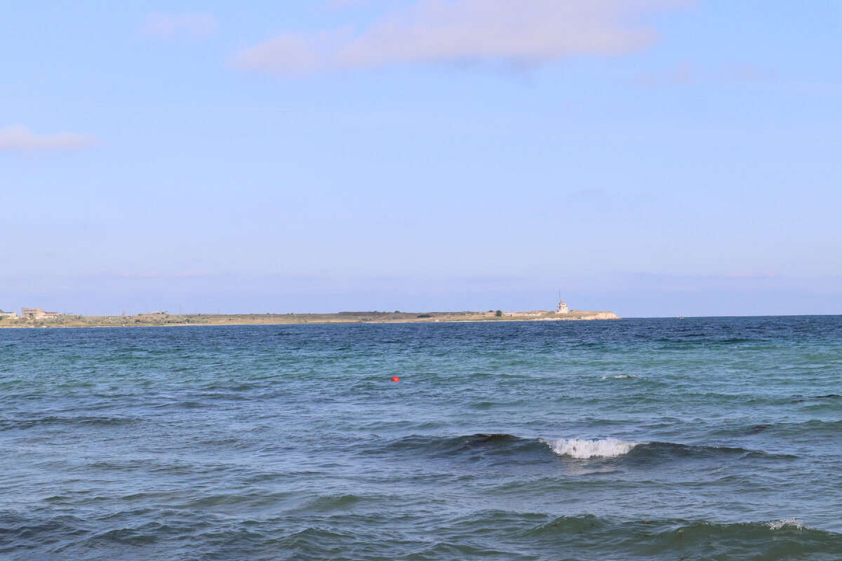 Море в поселке Черноморское 