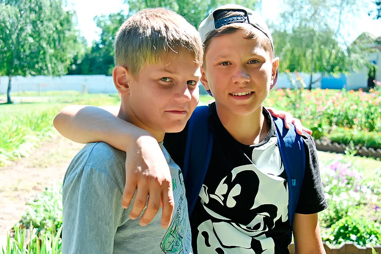 За хорошую учёбу Никита и Максим были награждены — руководство учреждения направило благодарственные письма родителям мальчишек. Фото Александра ЗИНЧЕНКО. 