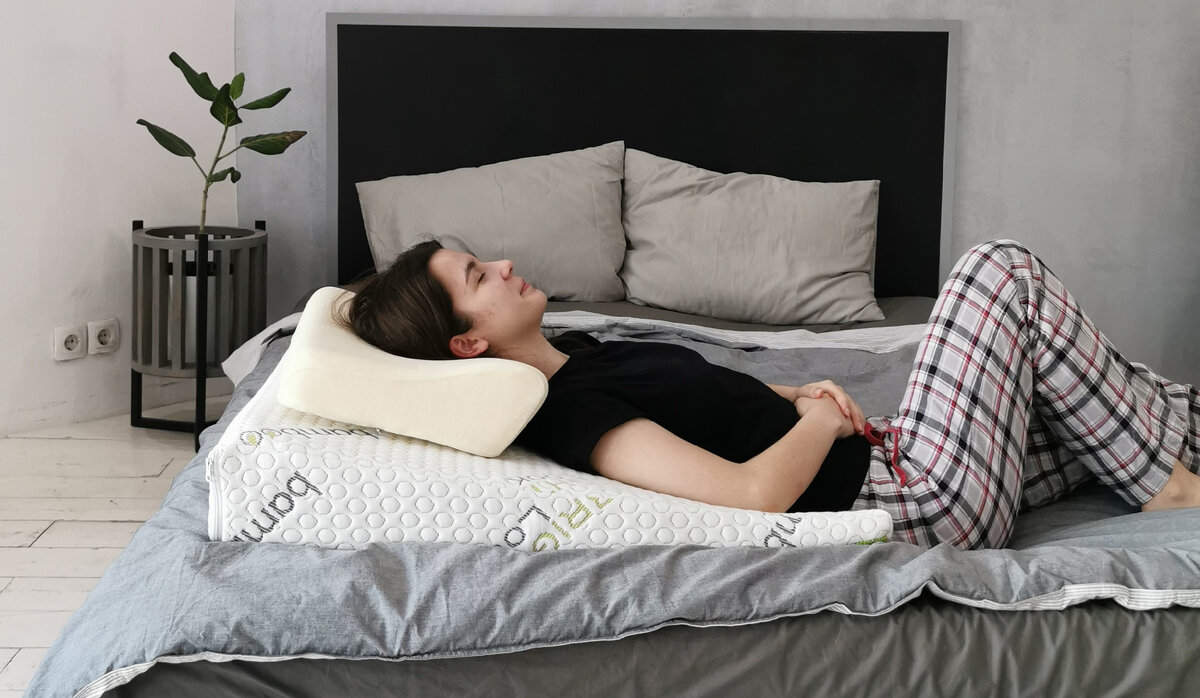 Клиновидная подушка VITADREAM Premium 80/70/12