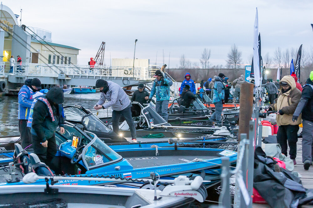 Практически каждая лодка по цене, как квартира... Ну не в Питере и Москве, но все же... Это очень дорогое удовольствие, кто бы что ни говорил! 