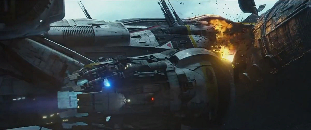 Прометей врезается в корабль инженеров.