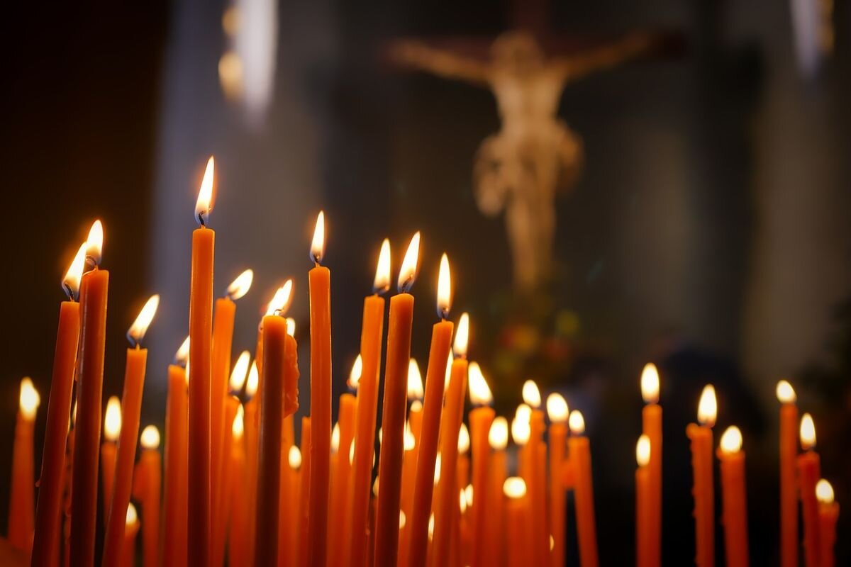 Правила зажжения свечей в память о погибших в результате враждебных действий