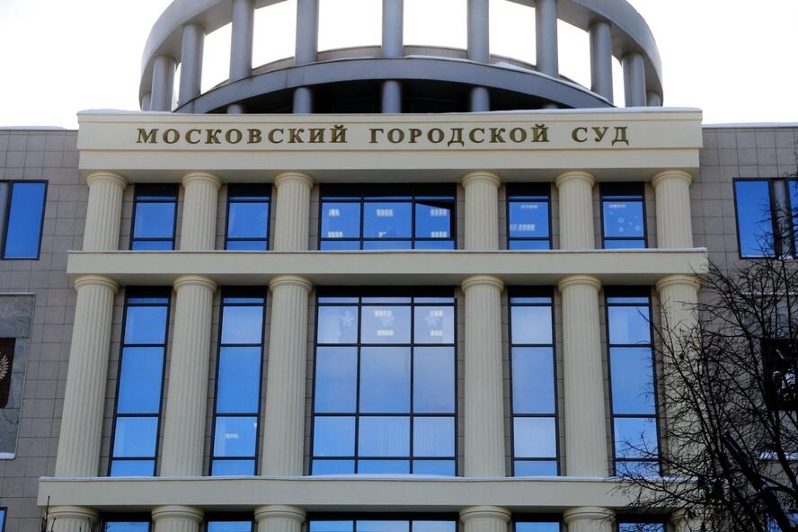 Здание солидное, Чего нельзя сказать о квалификации работающих в нем сотрудников...