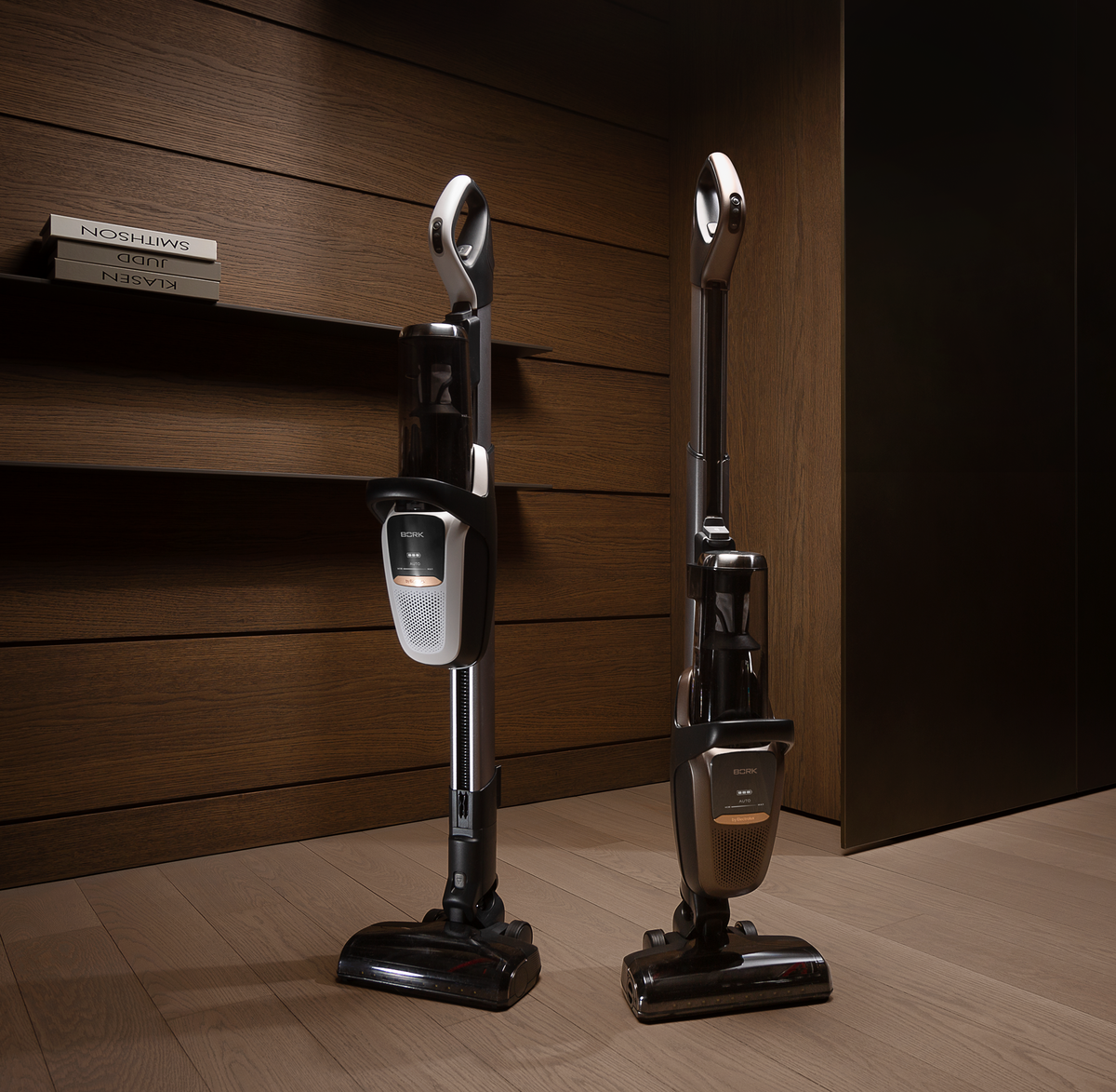 Модель V800 представлена в двух цветах: грейдж и белый