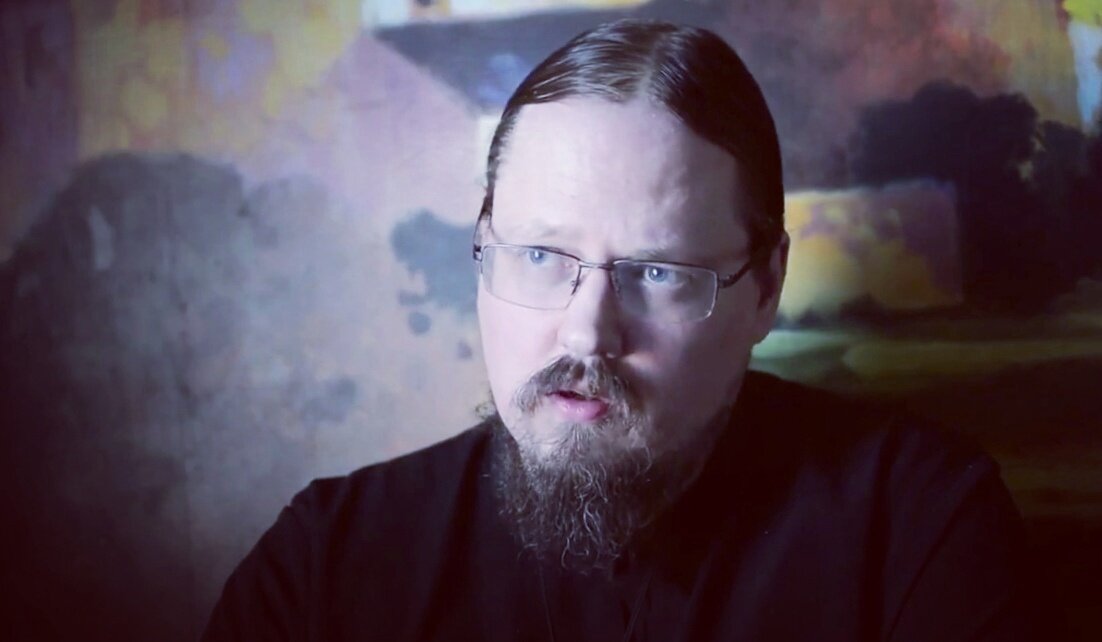 Георгий Максимов — иерей, клирик московского храма преподобного Сергия Радонежского в Бусинове, кандидат богословия, публицист, писатель.