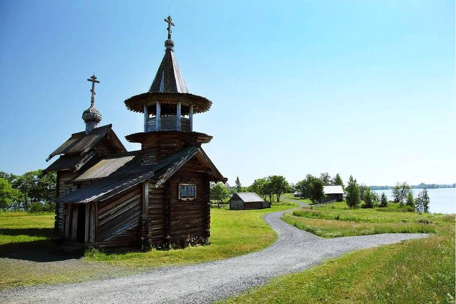 Часовня в деревне вигово. Часовни на острове кижи. Кижский погост часовня михаила архангела. Церковь архангела михаила кижи. Кижи часовня.