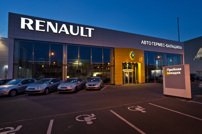 Renault приостановила деятельность в России. И думает, что делать с АВТОВАЗом