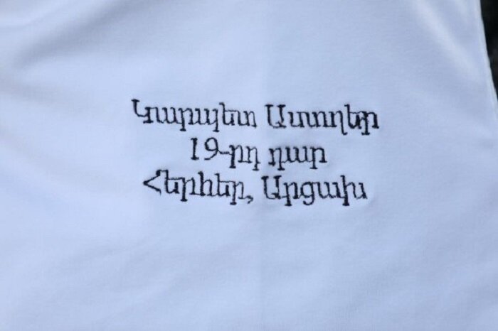Арцахский бренд «Lyoka's» выступает против всего турецкого: Как можно связать «Татик-Папик» (Бабушка и Дедушка) из турецких ниток? Фоторяд
