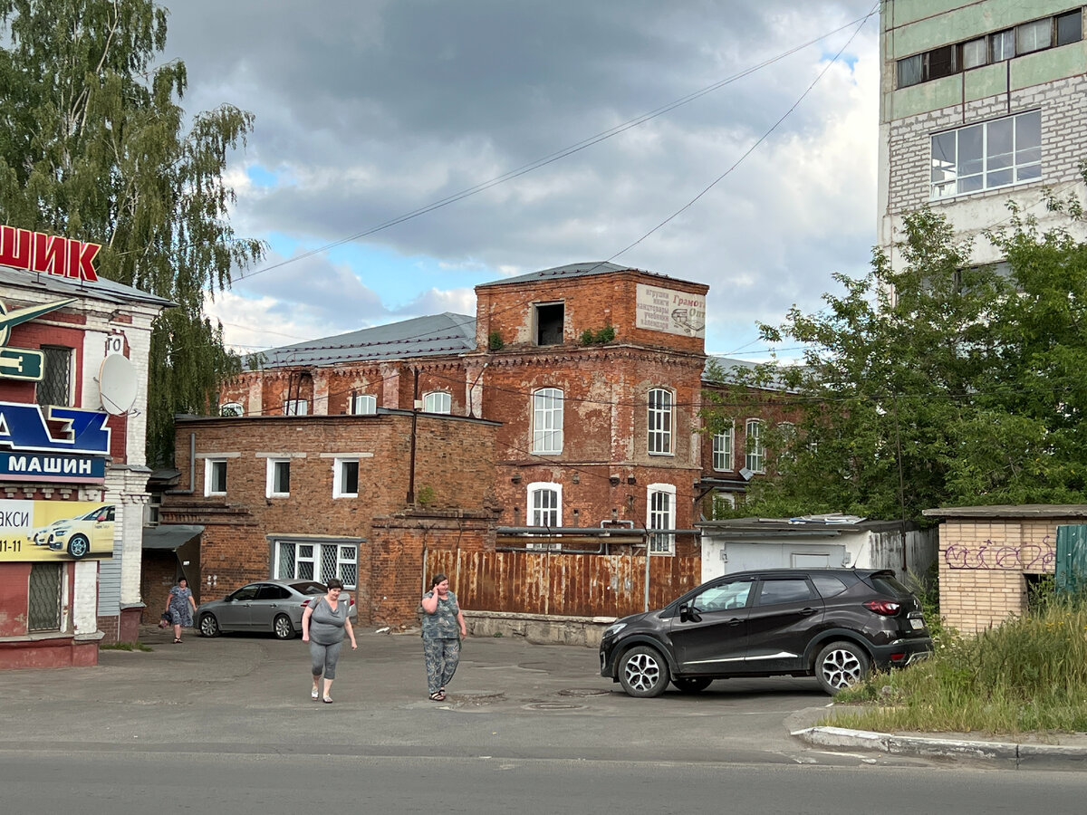 Корпуса фабрики Зубкова. Фото автора