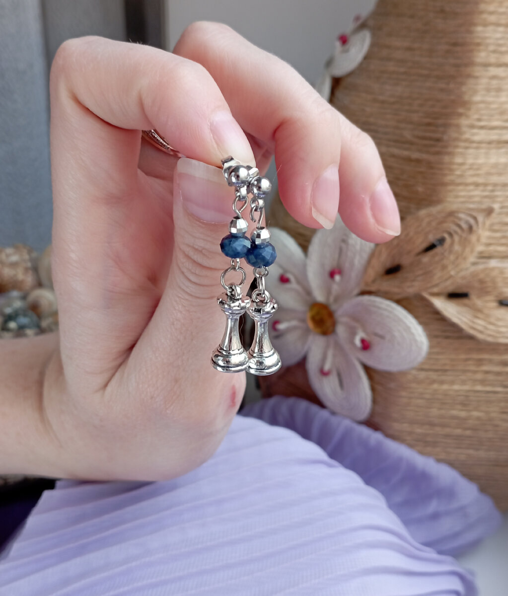 Серьги с содалитом и подвесками шахмотами