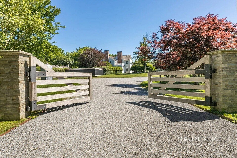       Hamptons Real Estate