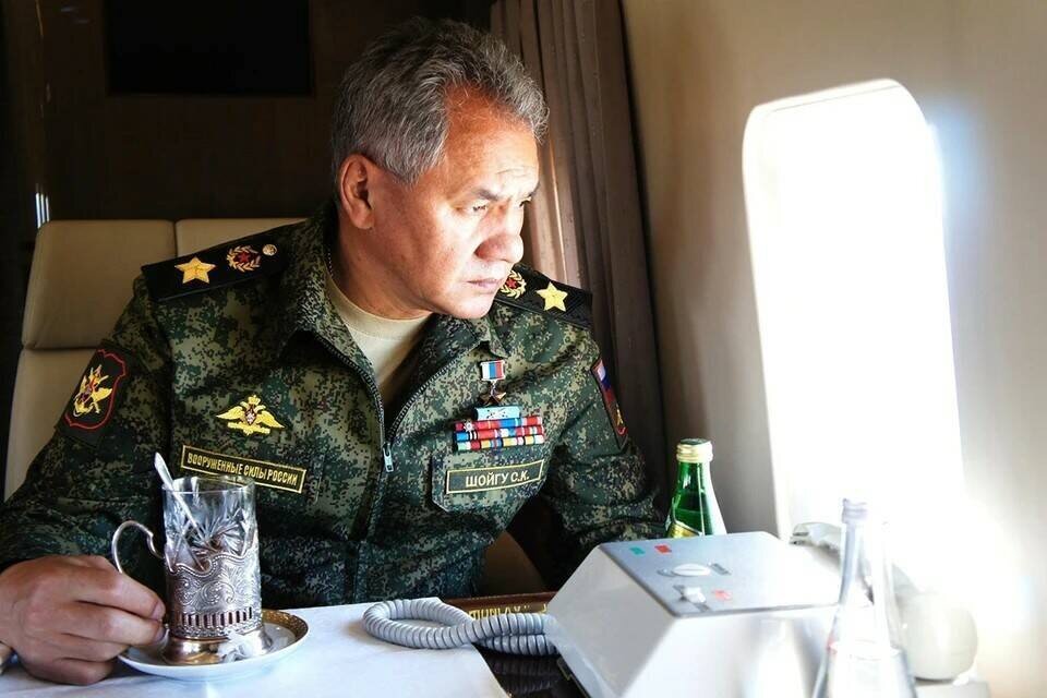     Шойгу поздравил сотрудников образовательных учреждений Минобороны РФ с Днем учителя  REUTERS