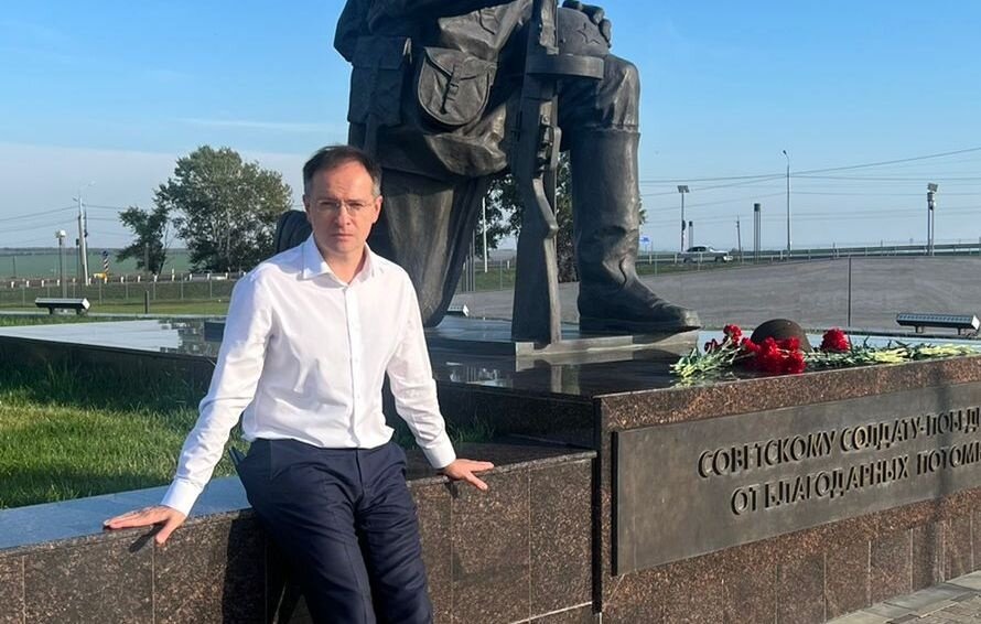    Помощник президента РФ, председатель Российского военно-исторического общества Владимир Мединский  Елена Подобреевская