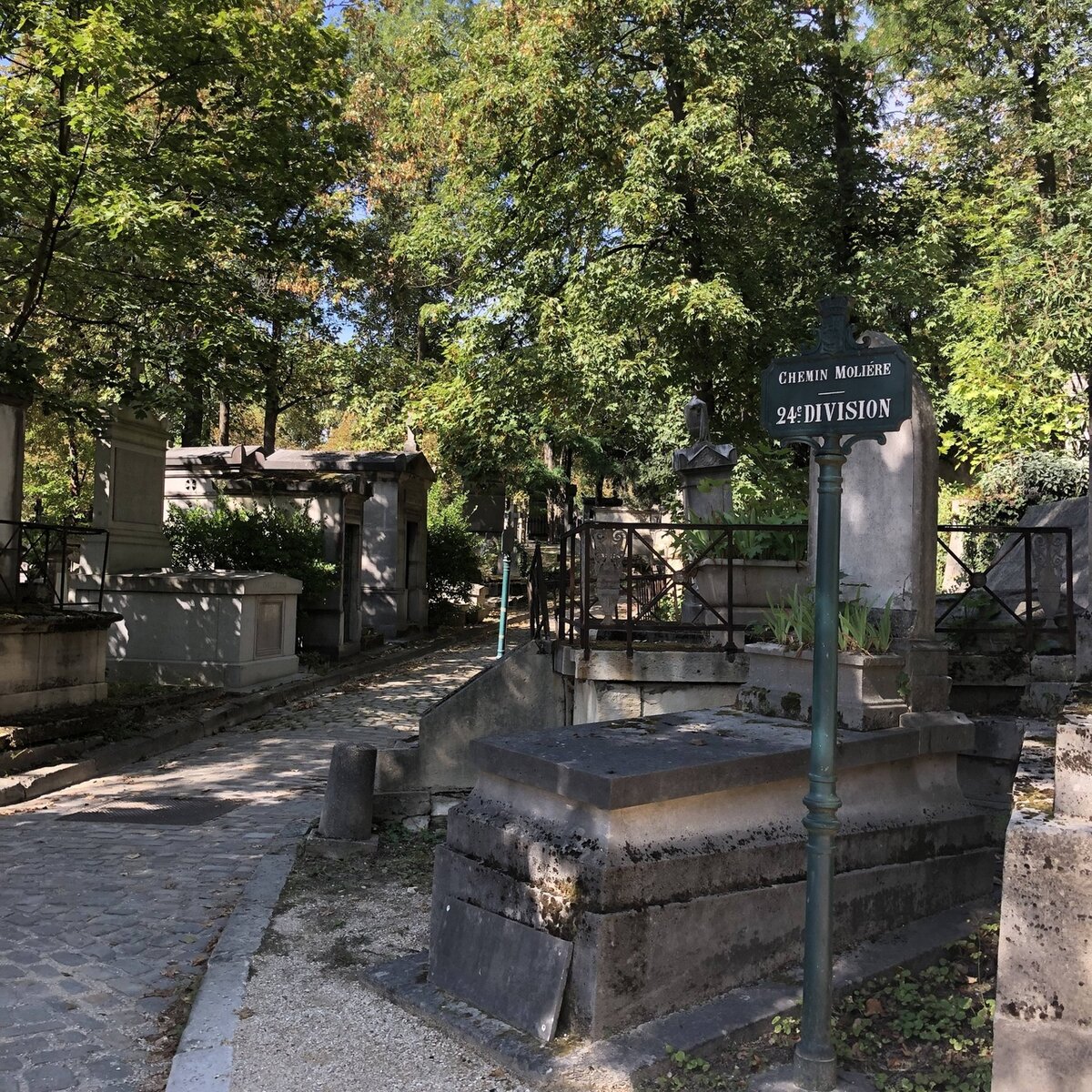 кладбище в париже
