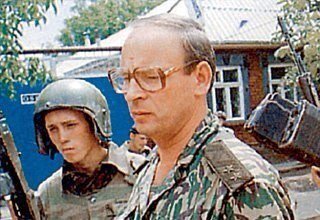 Денис Ябриков рядом с генералом А.А. Романовым.