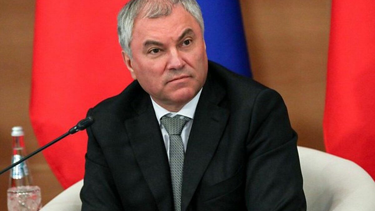     Спикер Госдумы Вячеслав Володин опубликовал поздравление россиянам со 2 февраля в своём телеграм-канале. Он вспомнил значимую роль победы в Сталинградской битве.