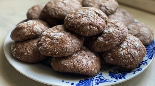 Печенье мраморное шоколадное с трещинками