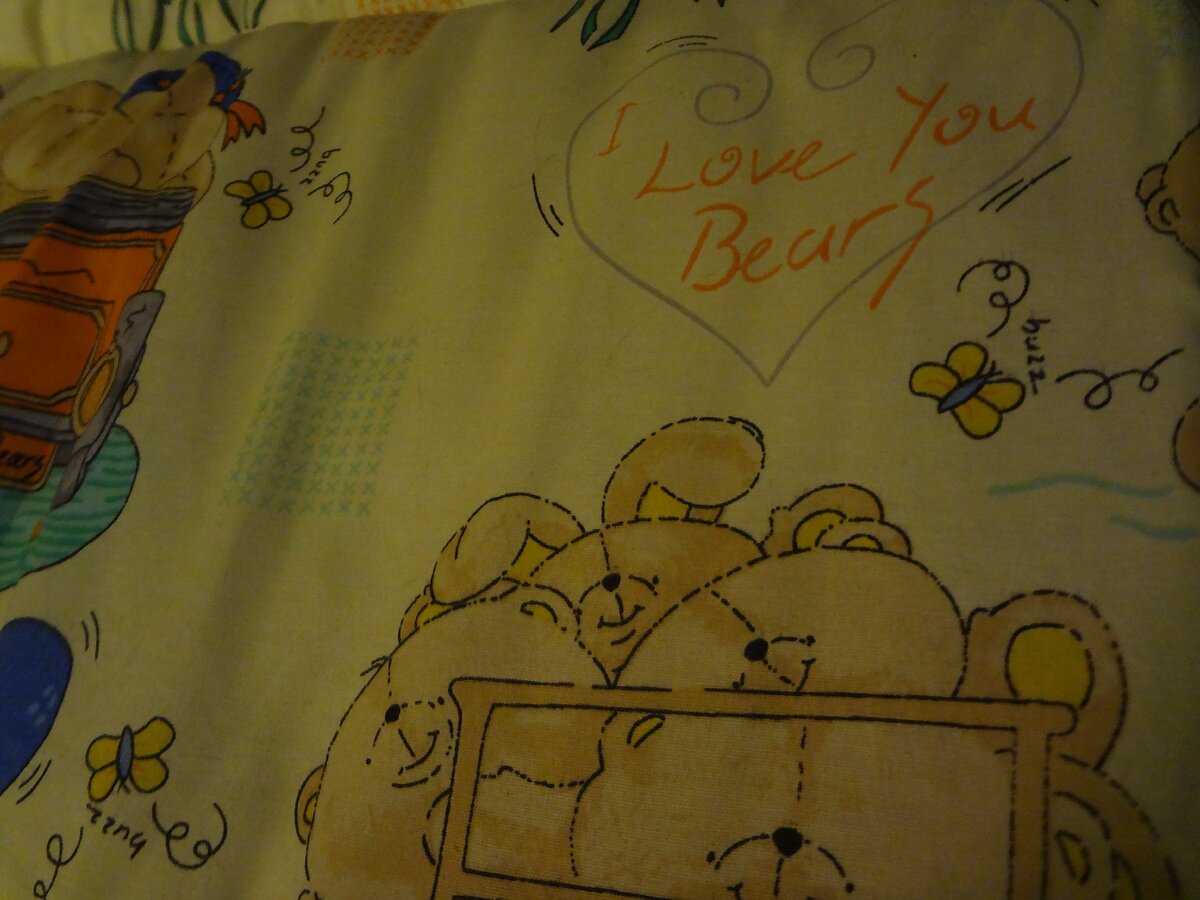 Фото автора: Бортики кроватки цвета солнца