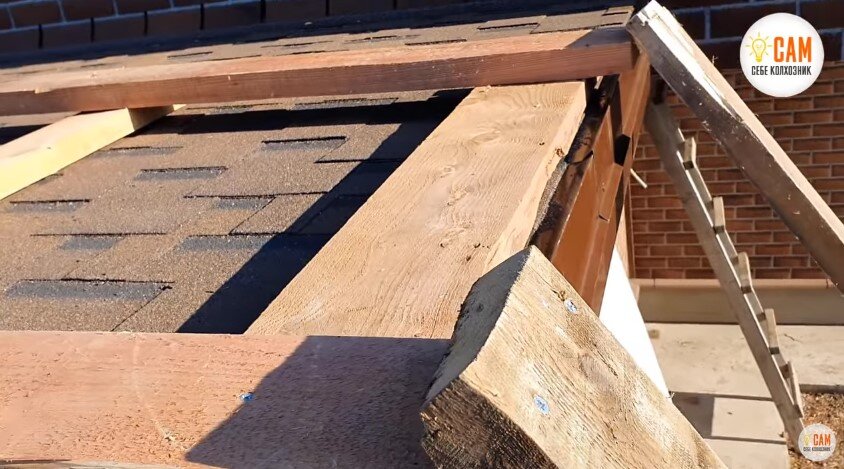 Чтобы не повредить бортик для водостока.