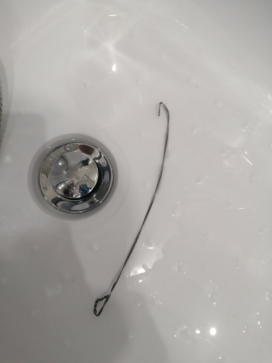 нехитрый инструмент самой себе-сантехника))))