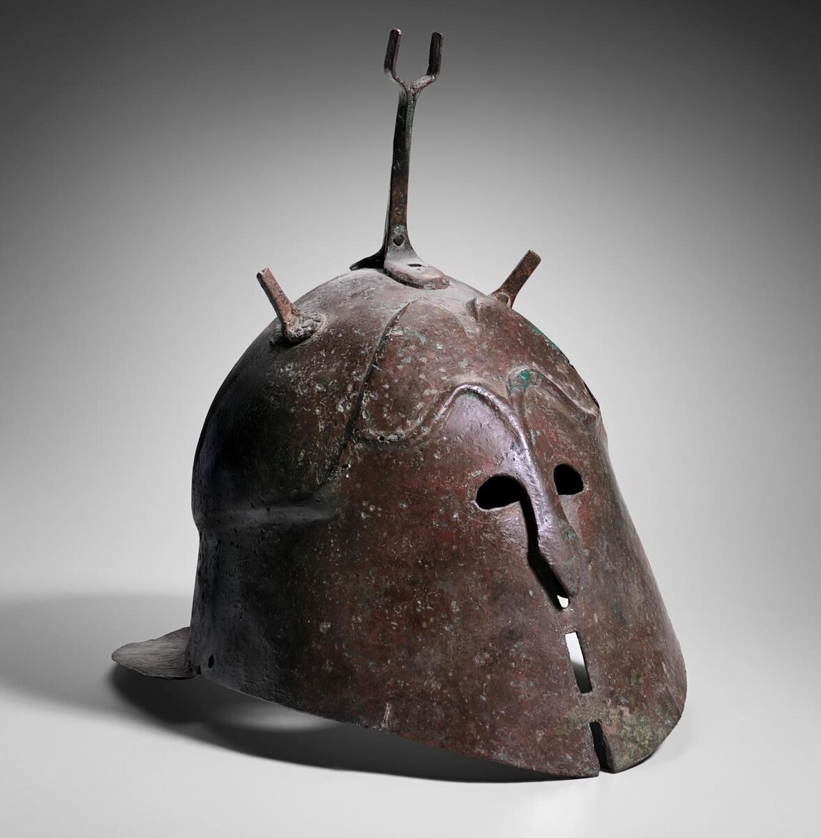 шлемы древней греции