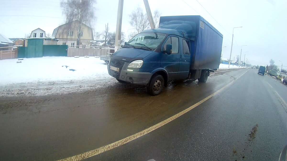 Работа на газели. Рейс Воронеж-Орел-Железногорск-Курск-Воронеж. Продолжительность более 800 км.Везу 600 килограмм, это обычный вес без перегруза,редко когда бывает больше. Погода боле менее сносная.