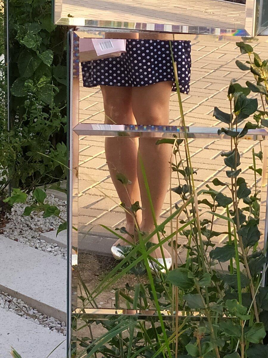 Мои ножки, убегающие по дорожке)))